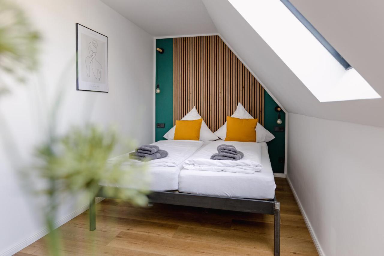 Alex & Rine - Zum Alten Strom Bed & Breakfast Rostock