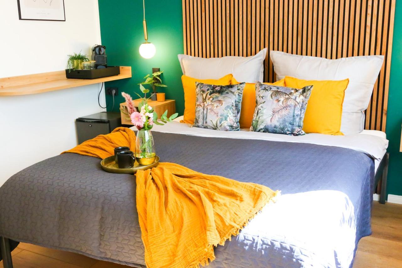 Alex & Rine - Zum Alten Strom Bed & Breakfast 4*